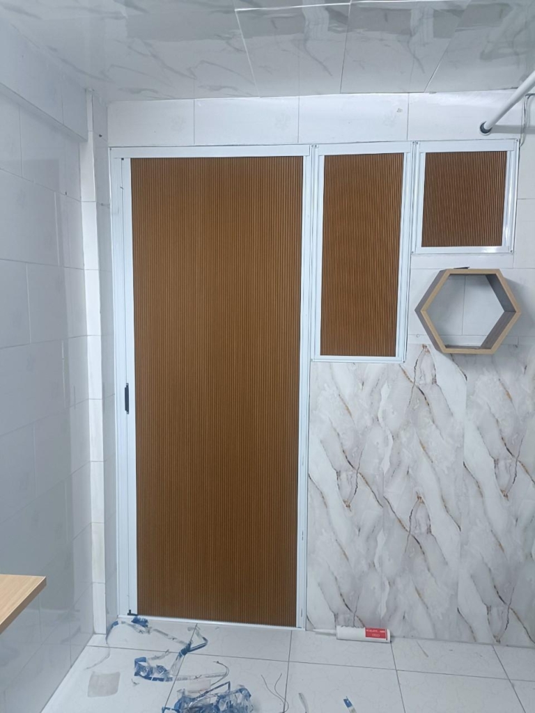 Vách ngăn tổ ong cho cửa đi