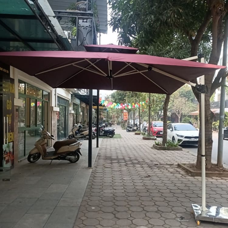 Hình ảnh Dù hòa phát lệch tâm hệ nâng hạ màu đỏ