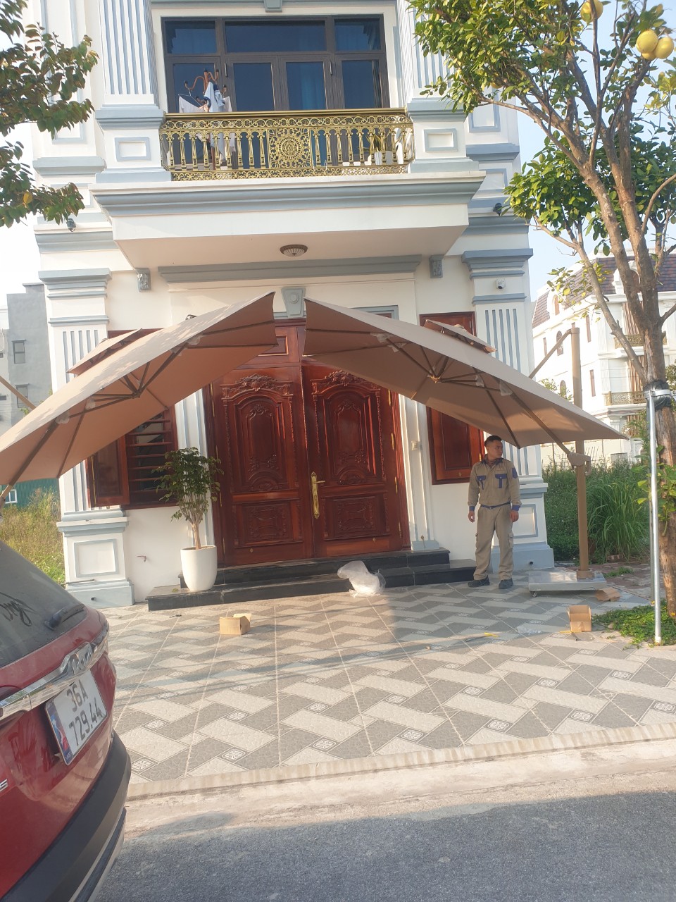 Hình ảnh Dù lệch tâm vuông 3m hợp kim nhôm màu be (nâu caphe)