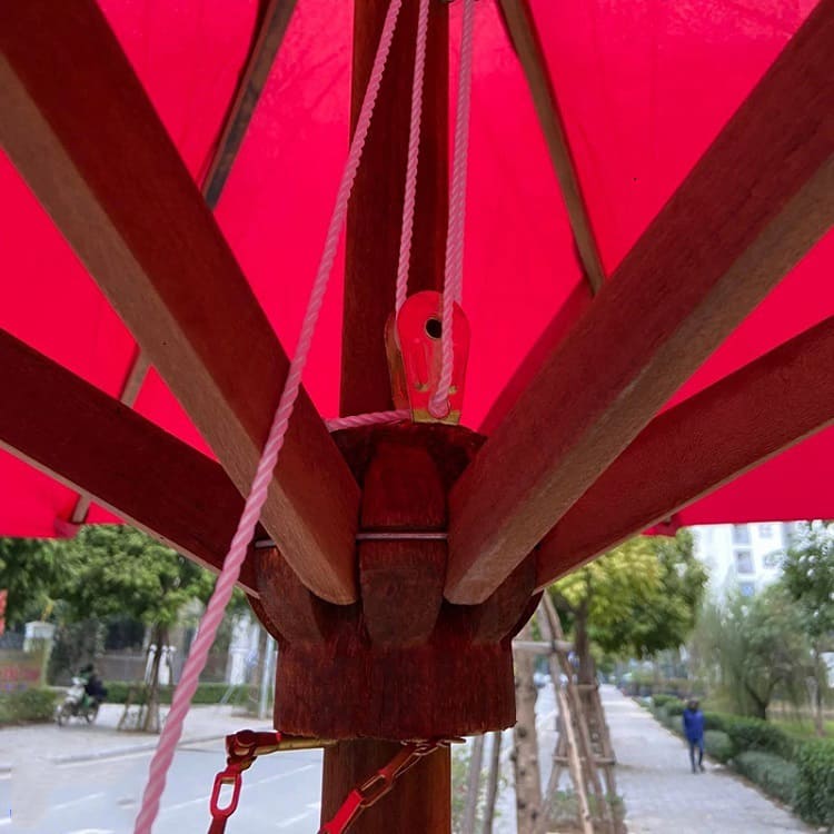 Hình ảnh Ô dù hòa phát chính tâm cán gỗ 3m màu đỏ