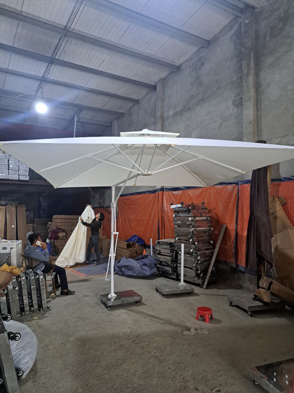 Hình ảnh Ô dù hòa phát lệch tâm vuông 3m màu xanh